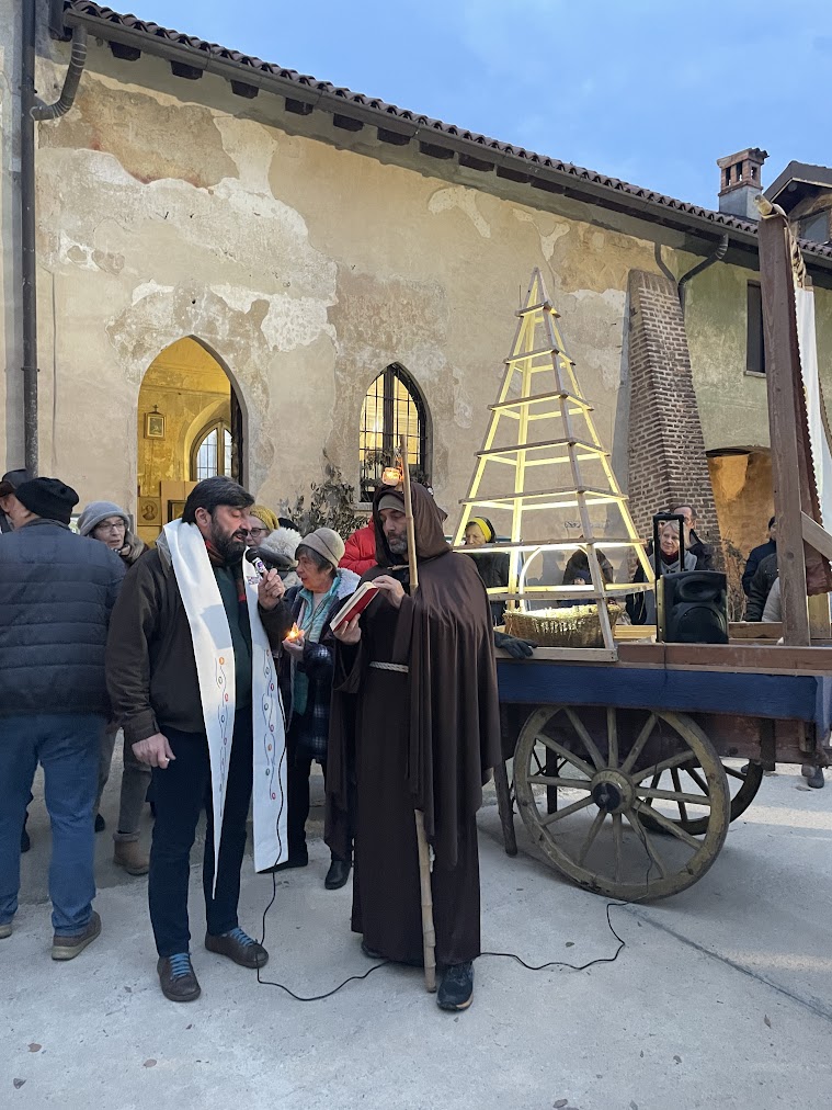 Il  "Santo"  con don Don Luca Melchioretto